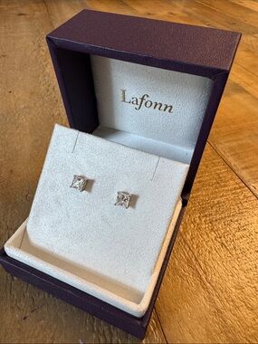 Lafonn White Square simulated diamond 1.5 carat ctw stud Earrings silver NWT
